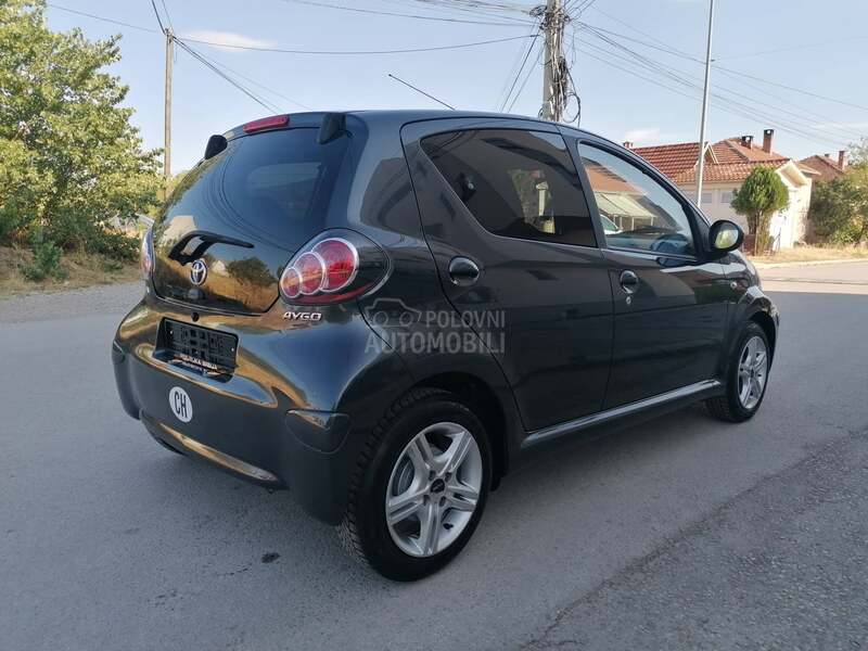 Toyota Aygo 1.0i COOL LINE CH