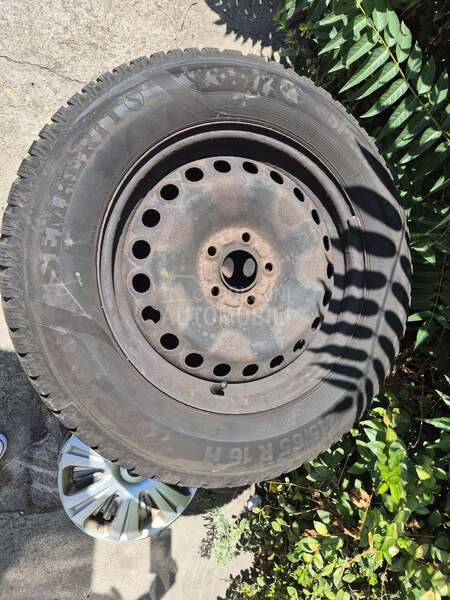 Semperit 215/65 R16 Zimska