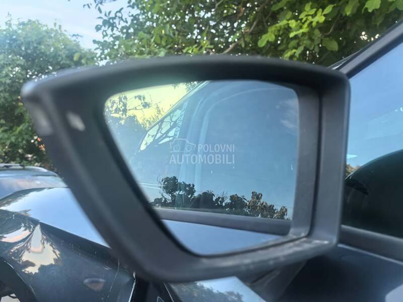 Seat Leon -  kompletan auto u delovima