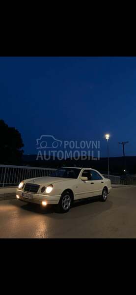 Mercedes Benz E 200 
