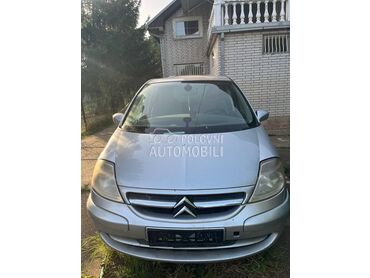 Citroen C8 
