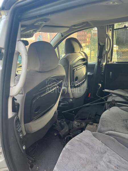 Citroen C8 