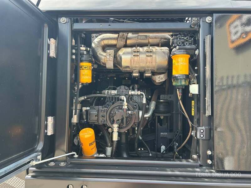 JCB 220 X LC BLACK EDITION