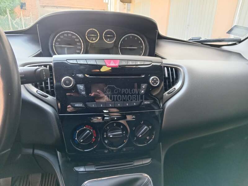 Lancia Ypsilon 1,2