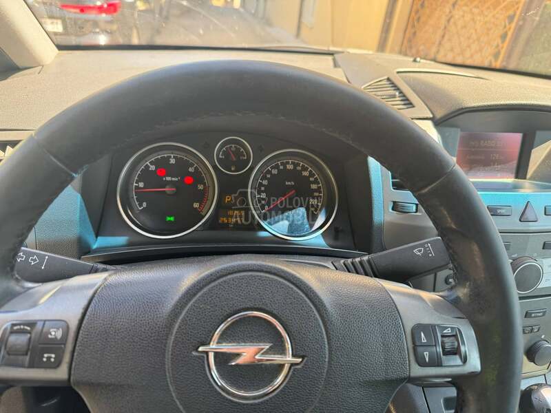 Opel Zafira 