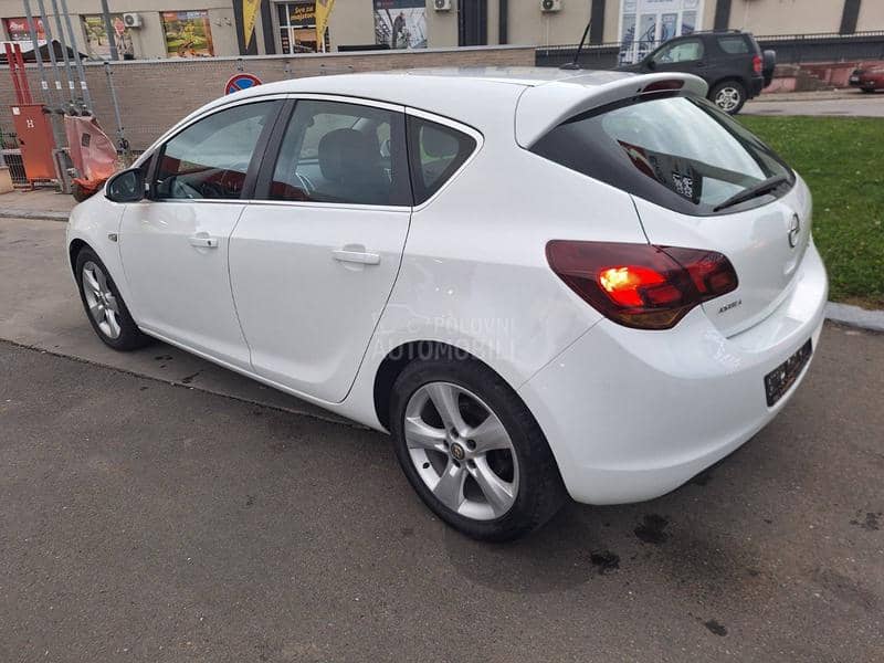 Opel Astra J 1.7 CDTI