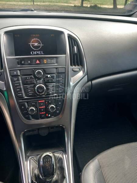 Opel Astra J 