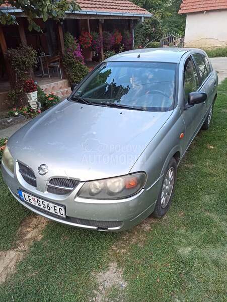 Nissan Almera 