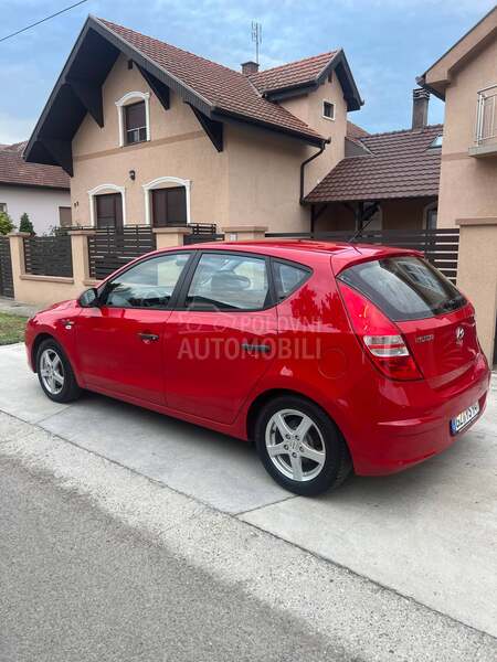 Hyundai i30 1.4 blue drive
