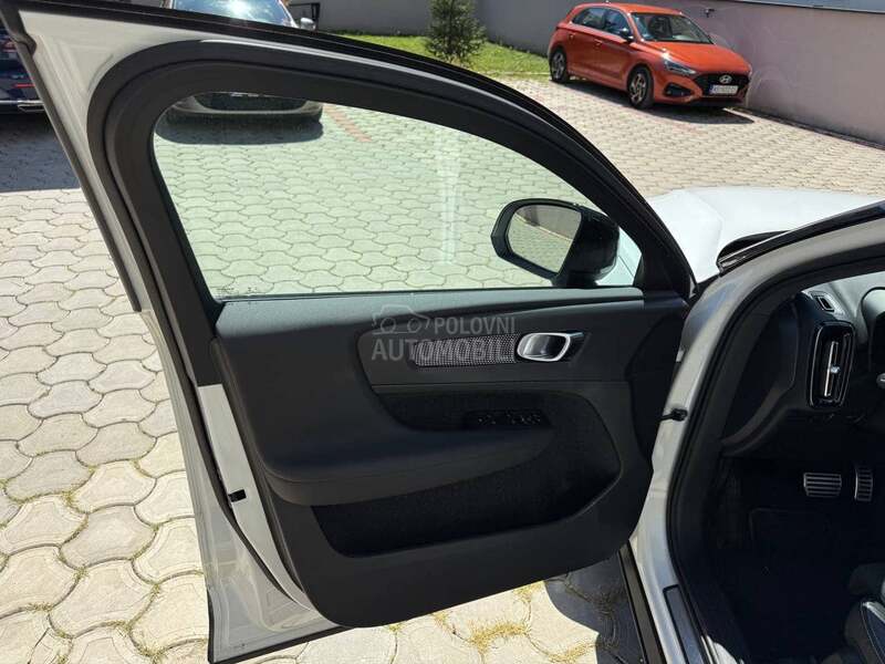 Volvo XC40 2.0/190/4x4/R-Desing