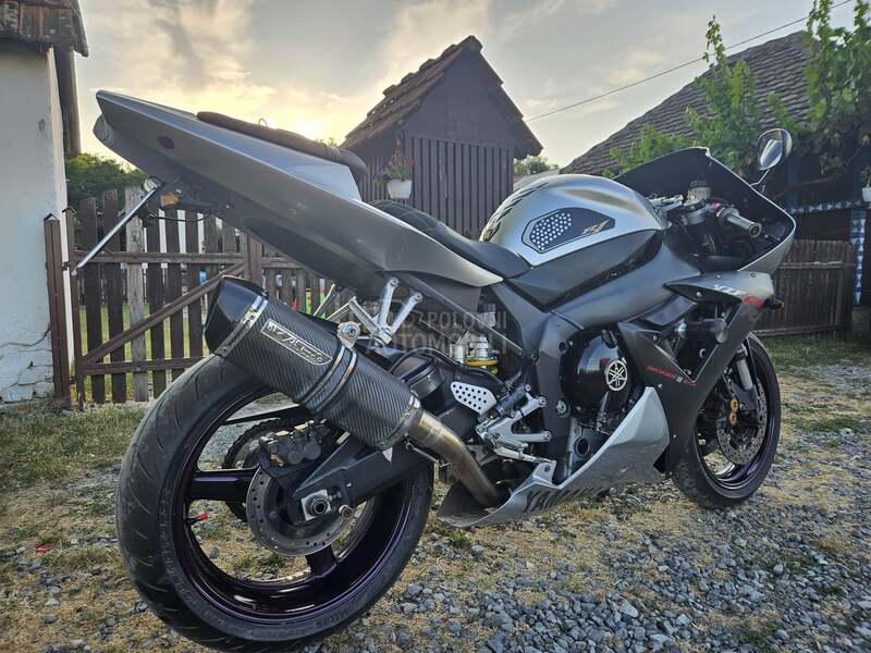 Yamaha R1