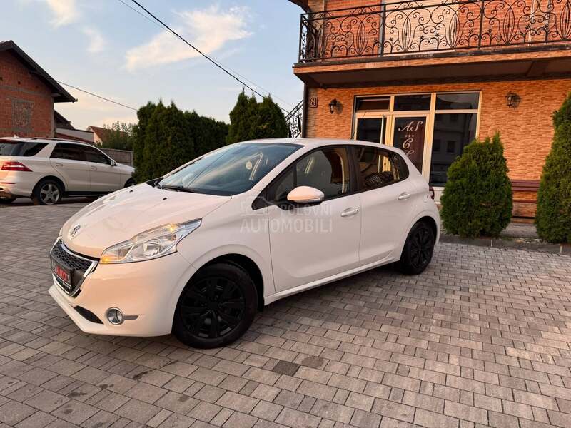Peugeot 208 