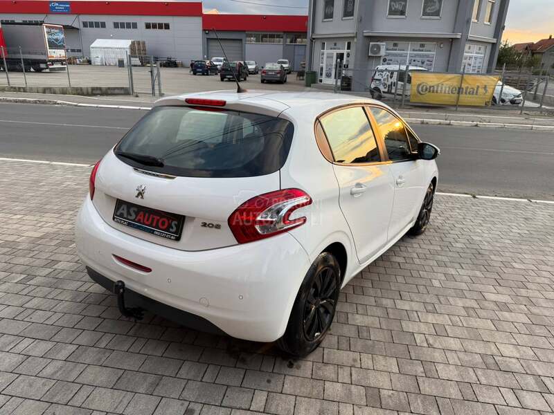 Peugeot 208 