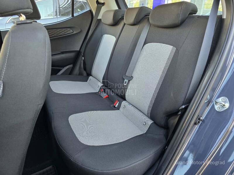 Hyundai i10 1.2 PREMIUM A/T