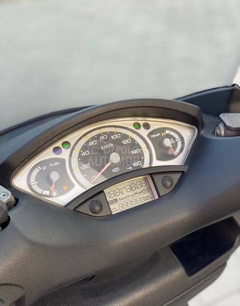 Yamaha Xmax 125