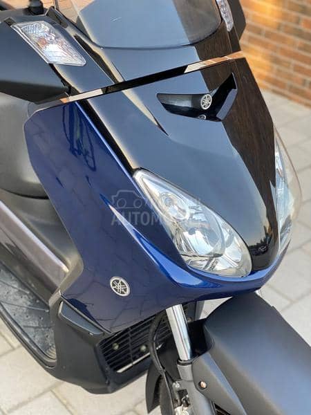 Yamaha Xmax 125