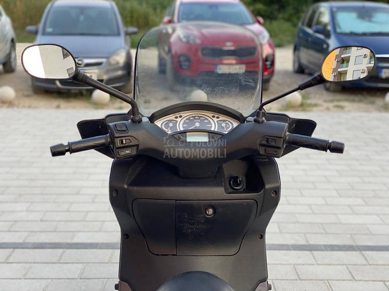 Yamaha Xmax 125
