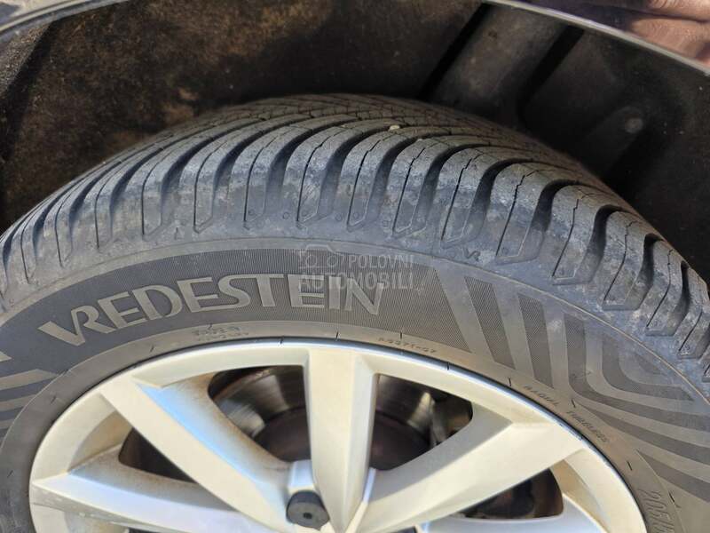 Volkswagen Golf 7 1.6 TDI LUNGE