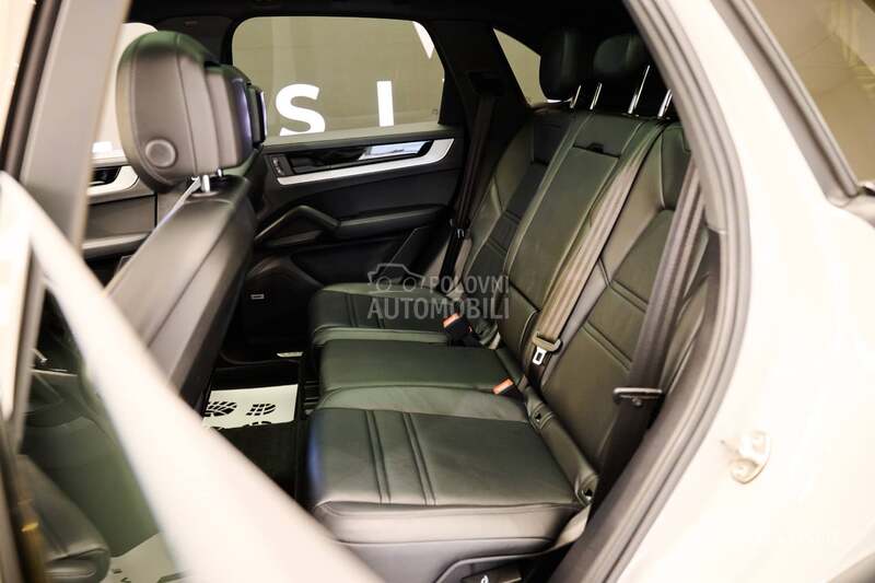 Porsche Cayenne E-Hybrid Matrix