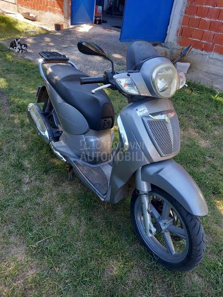 Aprilia Scarabeo 200 ie