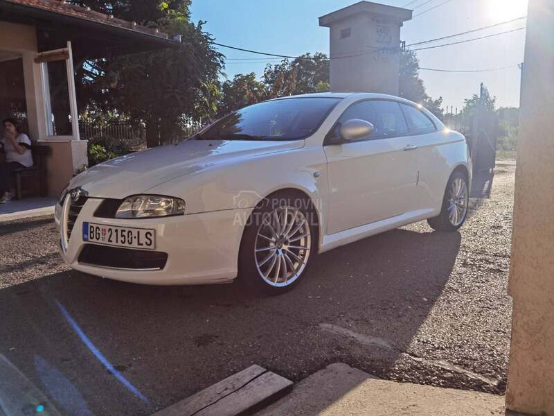 Alfa Romeo GT 
