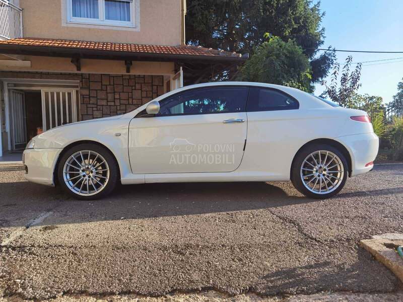 Alfa Romeo GT 