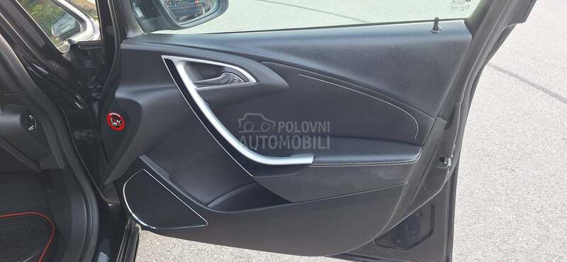 Opel Astra J 1.6  TNG COSMO