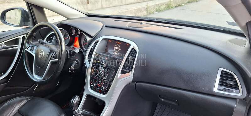 Opel Astra J 1.6  TNG COSMO