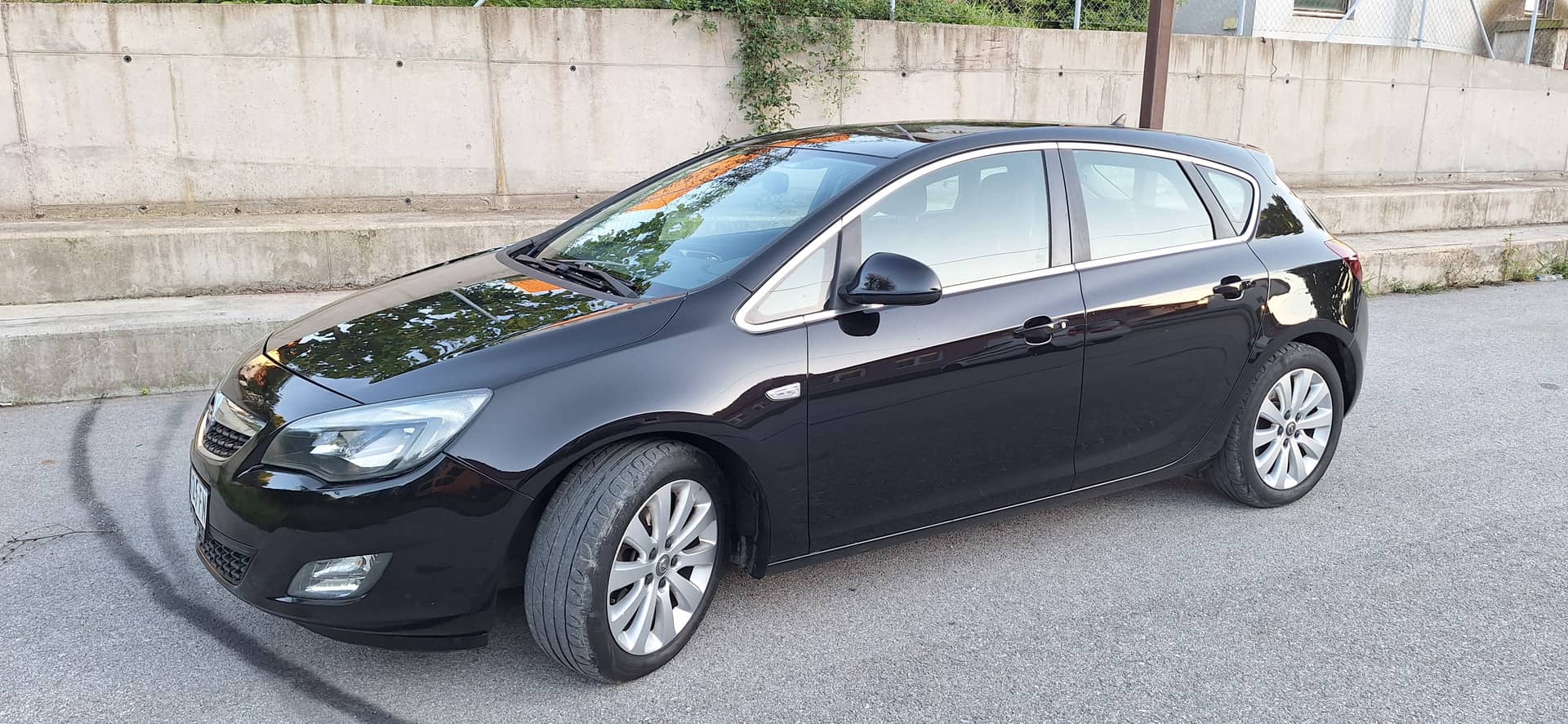 Opel Astra J 1.6  TNG COSMO