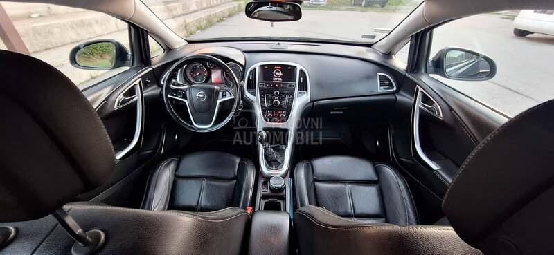 Opel Astra J 1.6  TNG COSMO