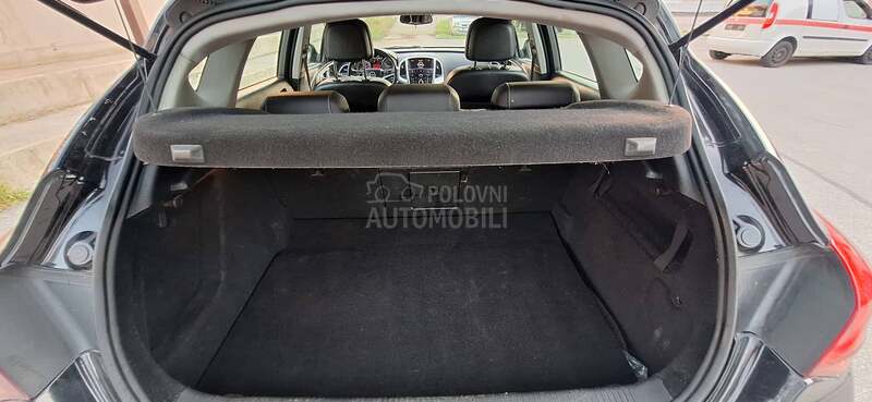 Opel Astra J 1.6  TNG COSMO