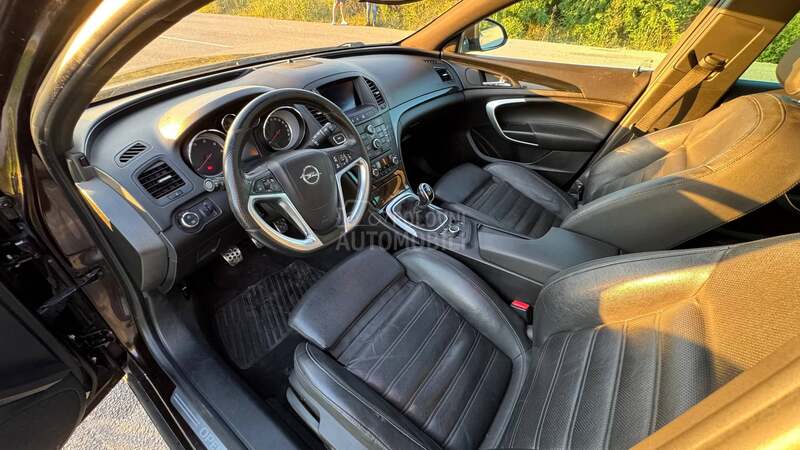Opel Insignia /2.0D/PANO/F U L