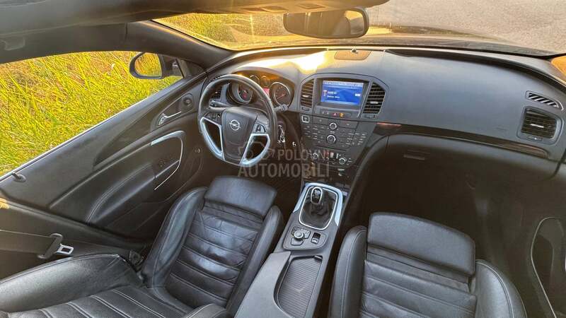 Opel Insignia /2.0D/PANO/F U L