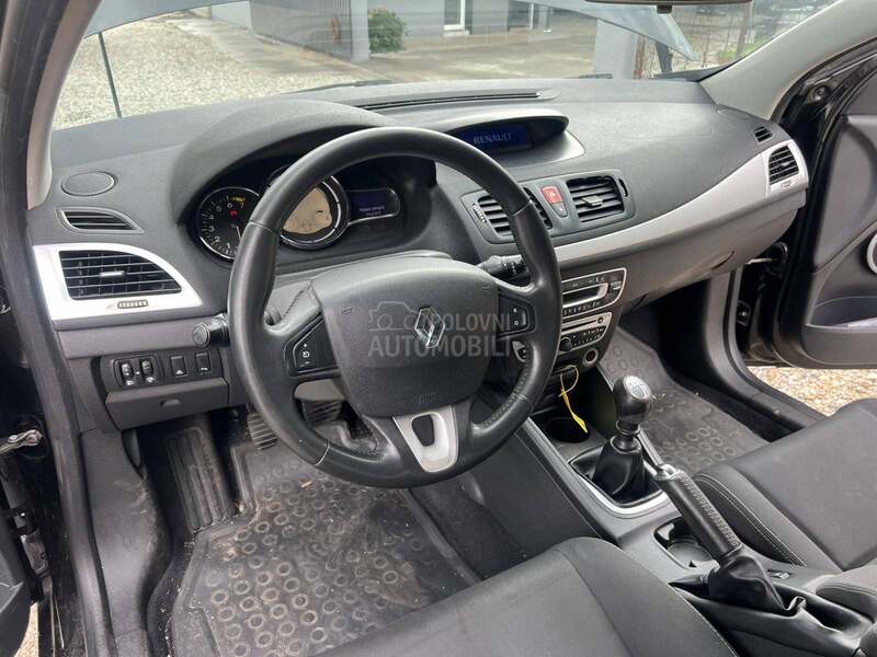 Renault Megane III 1.6i 2010. god. -  kompletan auto u delovima