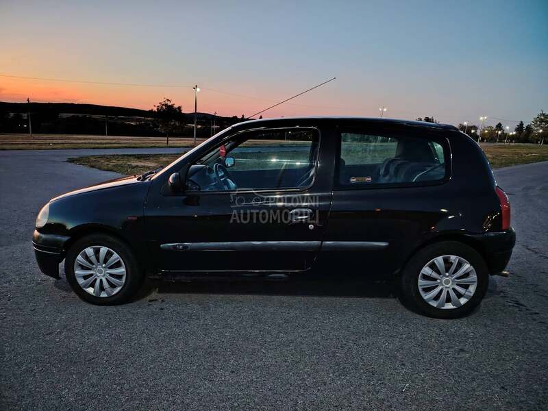 Renault Clio 1.2 8v