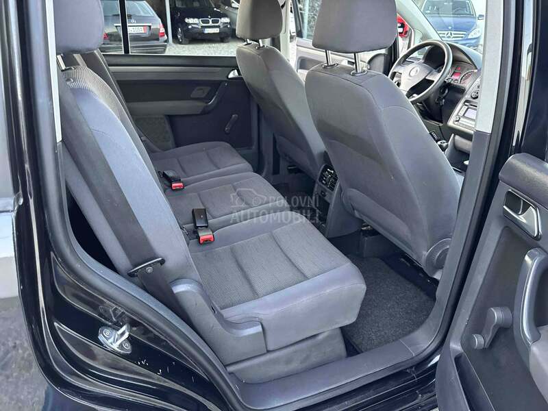 Volkswagen Touran 1.9tdi 7sedista
