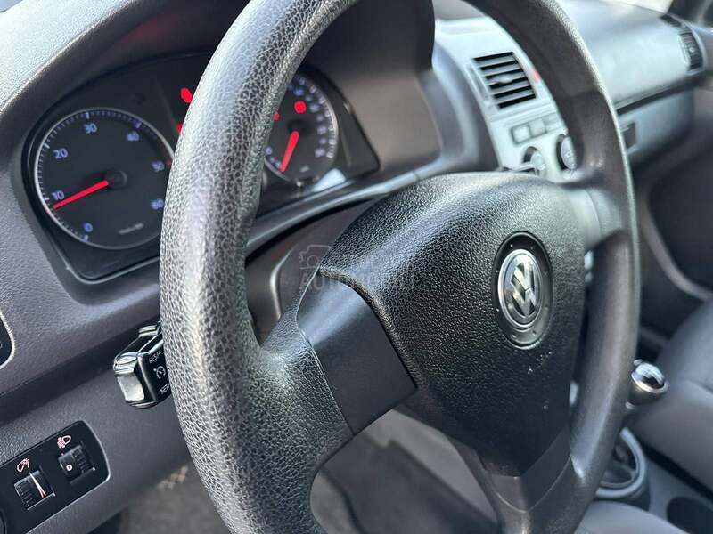Volkswagen Touran 1.9tdi 7sedista
