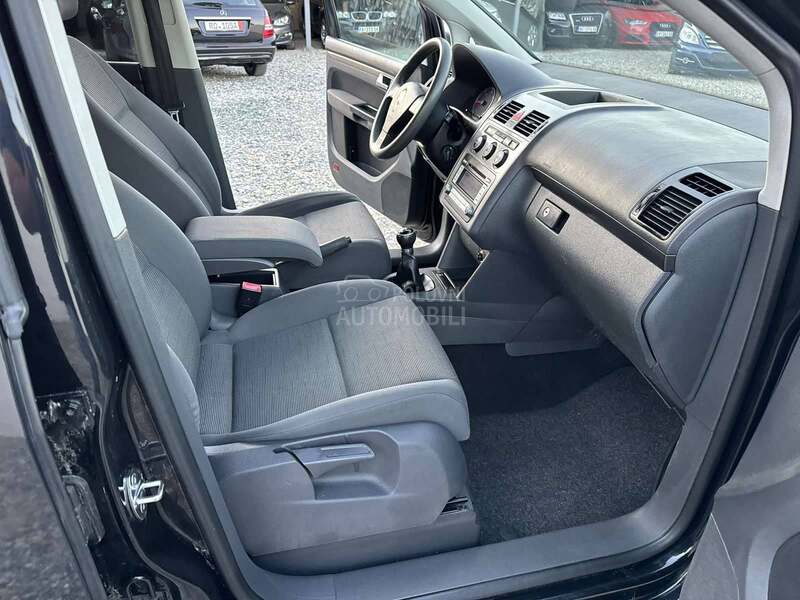 Volkswagen Touran 1.9tdi 7sedista