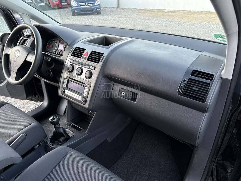 Volkswagen Touran 1.9tdi 7sedista