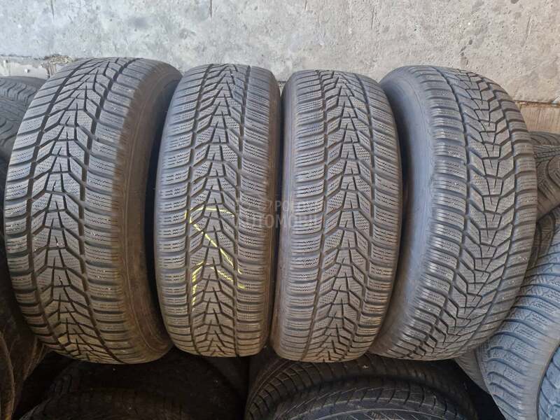 Hankook 215/65 R17 Zimska