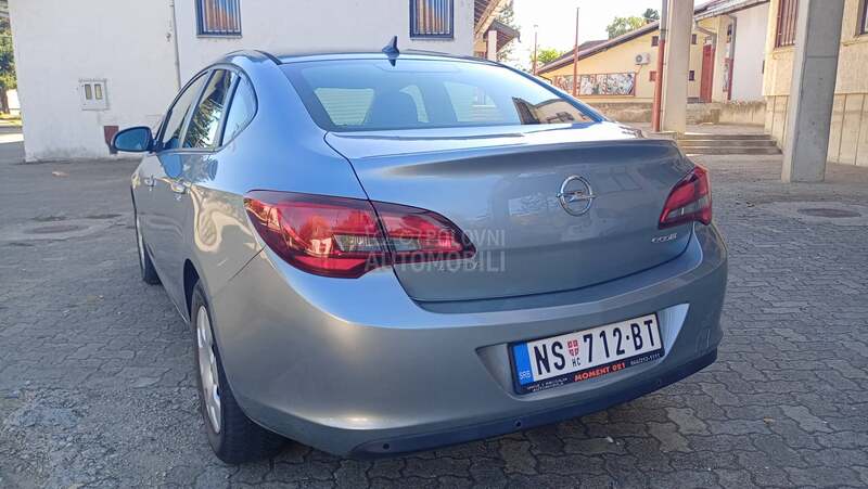 Opel Astra J 1.7 CDTI