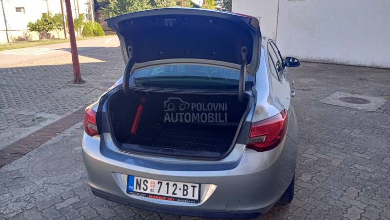 Opel Astra J 1.7 CDTI