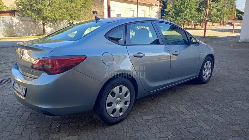 Opel Astra J 1.7 CDTI