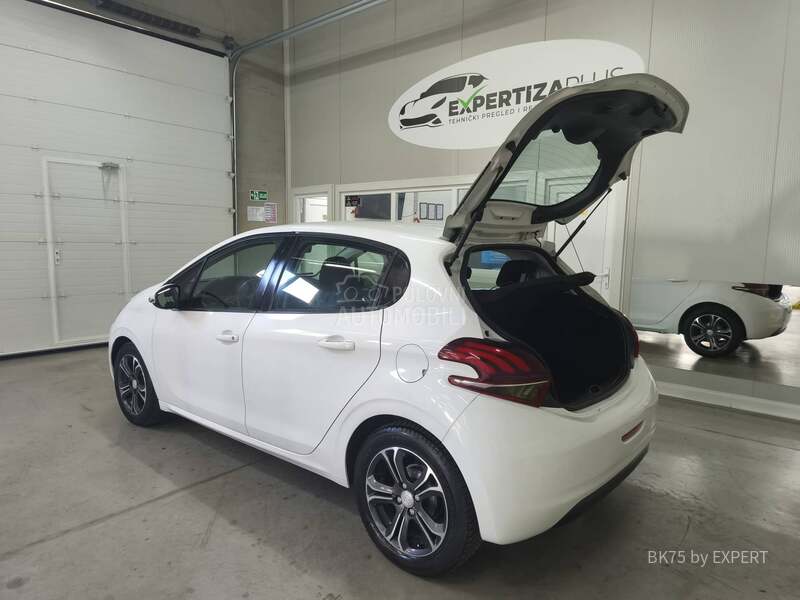 Peugeot 208 1.4hdi Bez ZAMAJCA