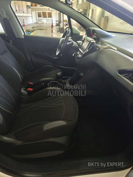 Peugeot 208 1.4hdi Bez ZAMAJCA