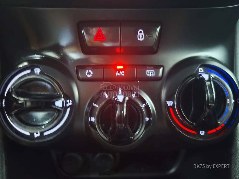 Peugeot 208 1.4hdi Bez ZAMAJCA