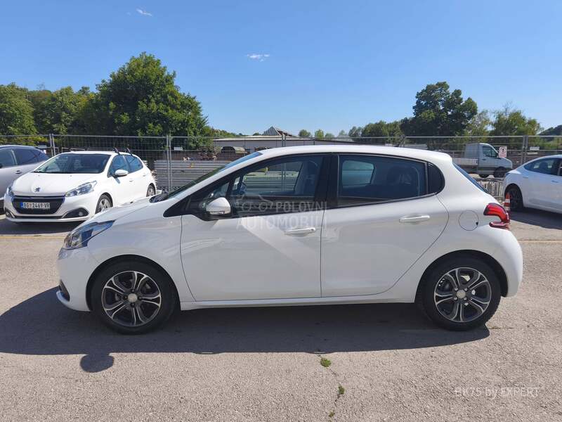 Peugeot 208 1.4hdi Bez ZAMAJCA
