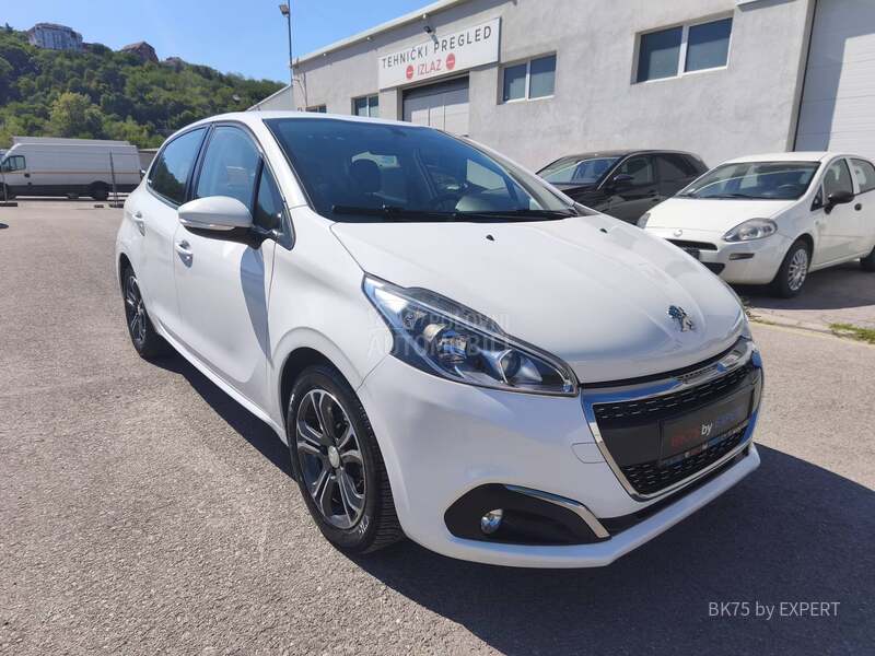 Peugeot 208 1.4hdi Bez ZAMAJCA
