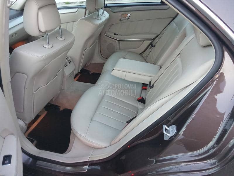 Mercedes Benz E 200 snizeno