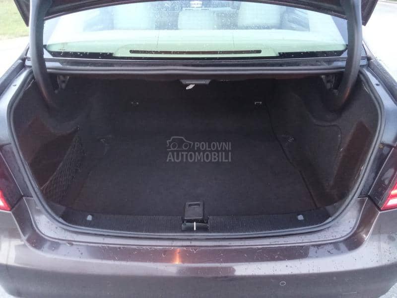 Mercedes Benz E 200 snizeno